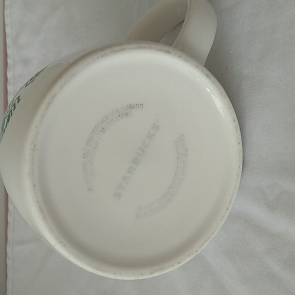 COPY - Starbucks Mug with Lid - Picture 7 of 8